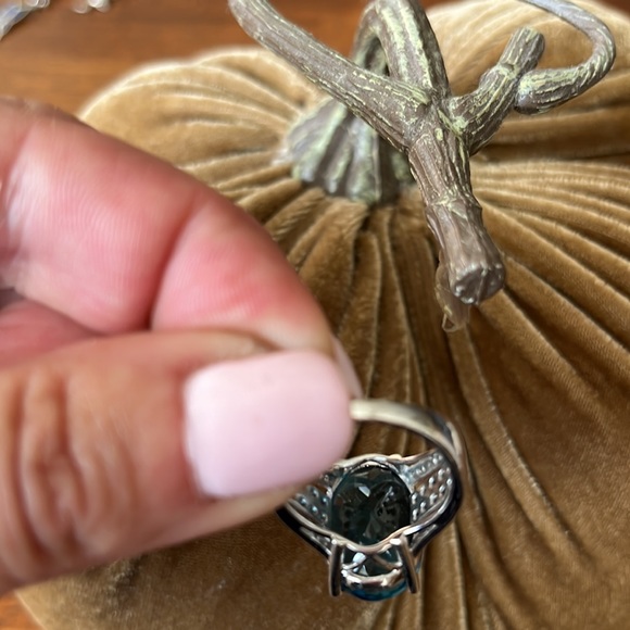 💙 London Blue Topaz Ring with White and Blue Topaz accents. Set in Sterling - Picture 8 of 8